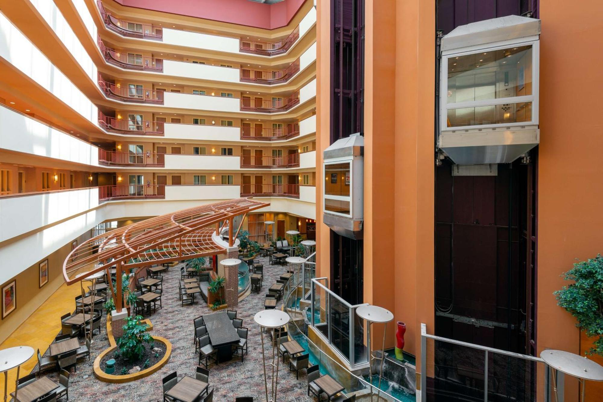 Embassy Suites Omaha- La Vista/ Hotel & Conference Center Εξωτερικό φωτογραφία